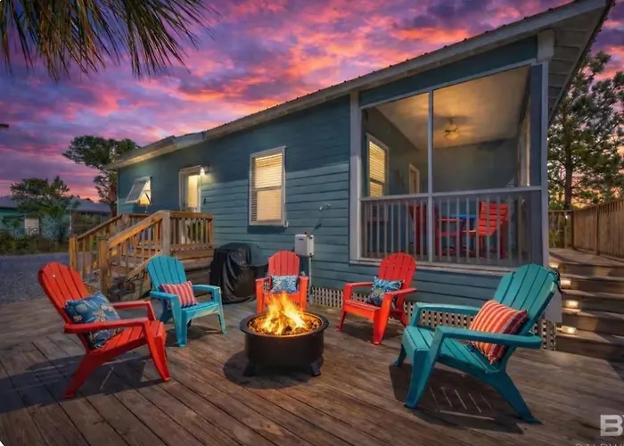 Charming Gulf Shores Cottage 3 Bedrooms, Private Entrance, Beach Access
