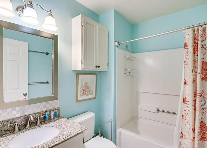5 Mi To Beach! Gulf Shores Condo W/ Pool & Hot Tub