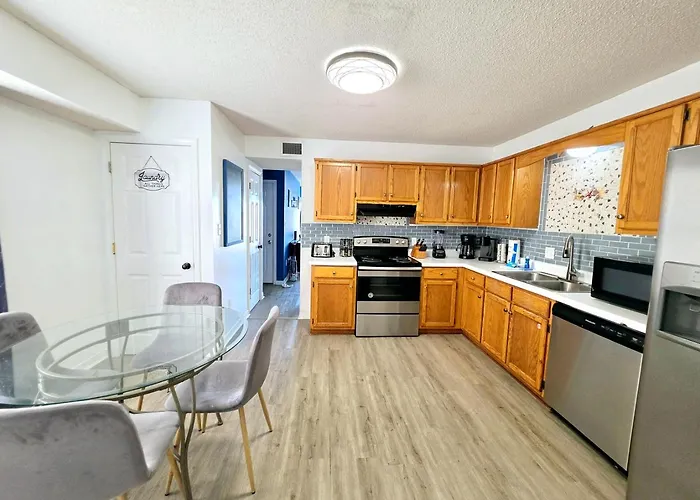 1 Block To Beach 3Br Gulf Shores Home, Sleeps 8