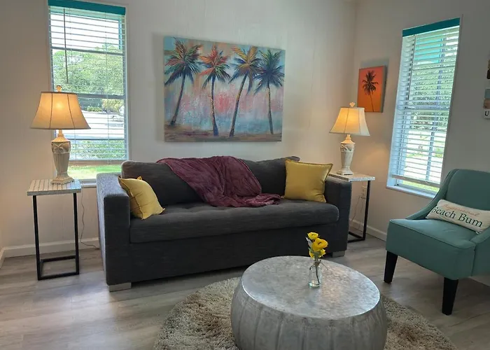 Gulf Shores Beach Getaway Pool & Pet-Friendly
